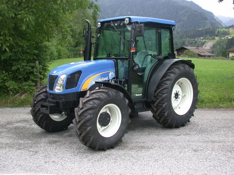 Tractor New Holland T 4030 DeLuxe Allrad Technikboerse