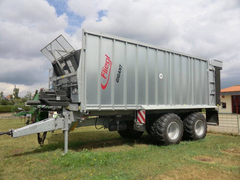 Abschiebewagen Fliegl ASW 281 Gigant Fox 45m³ - Technikboerse.com