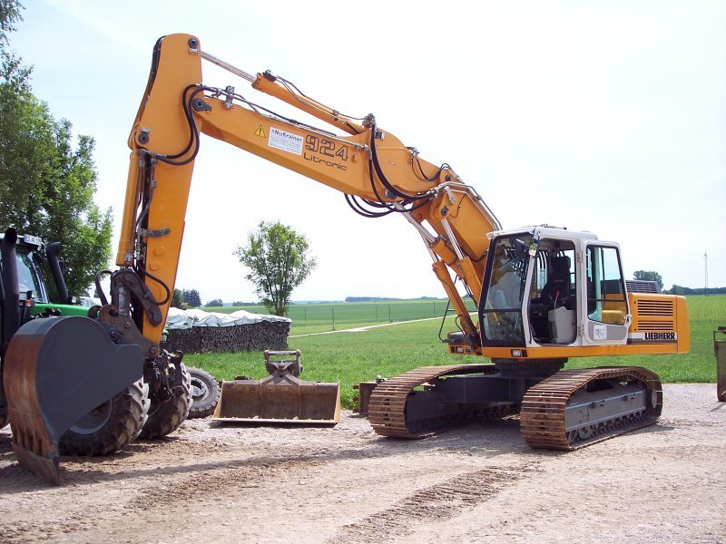 Liebherr R 924 B Kettenbagger - Technikboerse.com