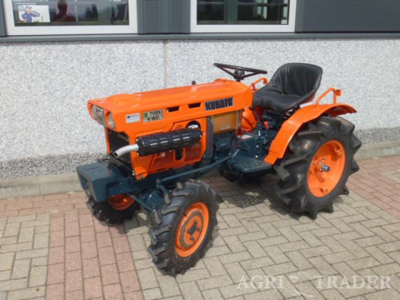 Kubota B7001 DT Tracteur - Technikboerse.com