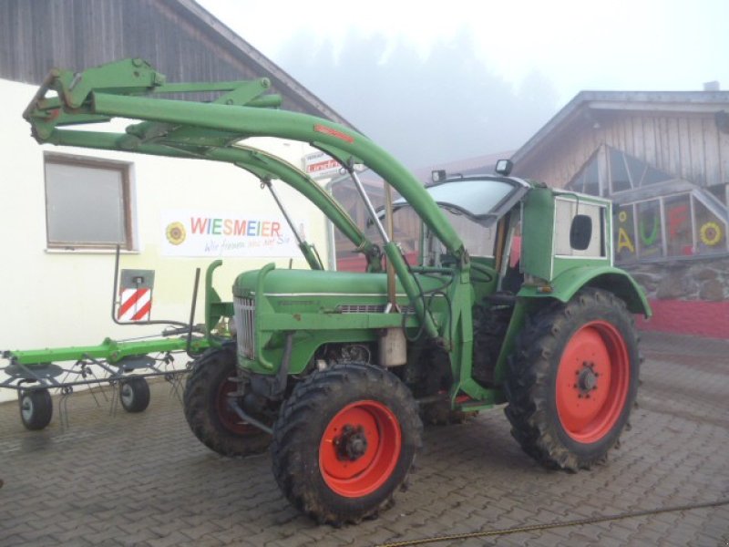 Fendt Favorit 3 Allrad Traktor 5748
