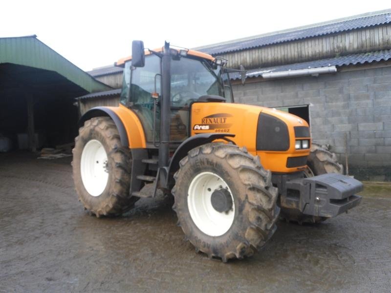 Renault ARES 696 RZ Tractor