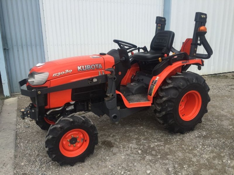 Kubota B 3030 HDW Faucheuse Pour Grandes Surfaces - Technikboerse.com