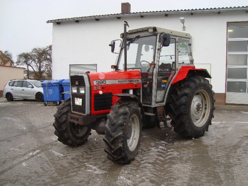 Massey Ferguson MF 390 Tracteur - Technikboerse.com