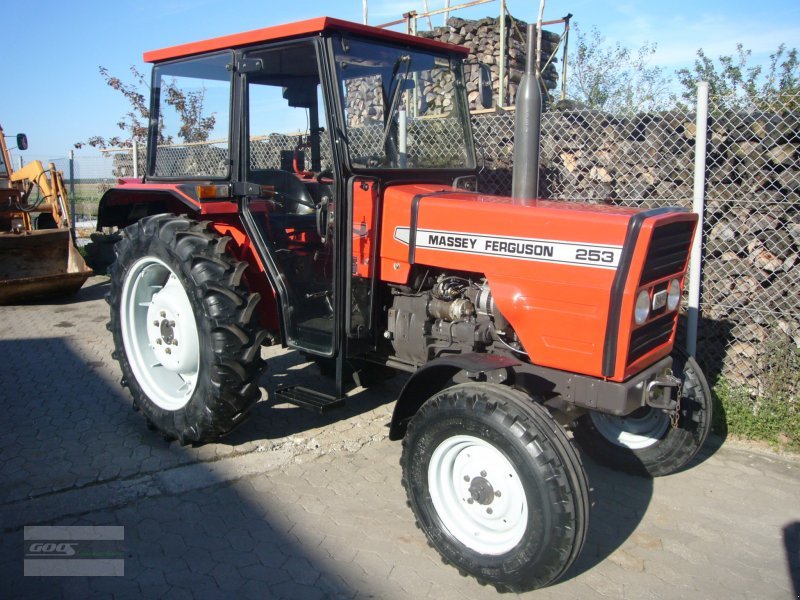 Massey Ferguson Mf 253 Tractor 0169