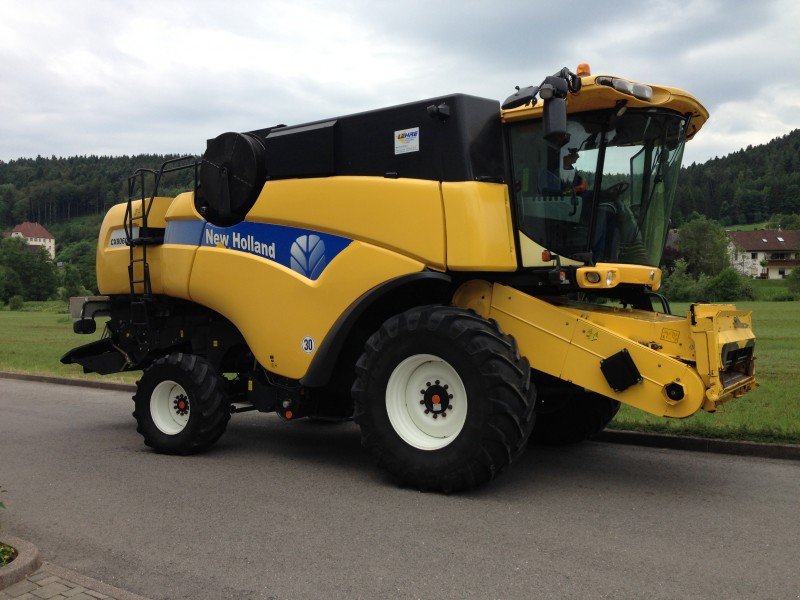 New Holland CX 8060 Combine Harvester - Technikboerse.com