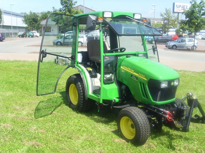 John Deere 2025R Kommunaltraktor, 65556 Limburg