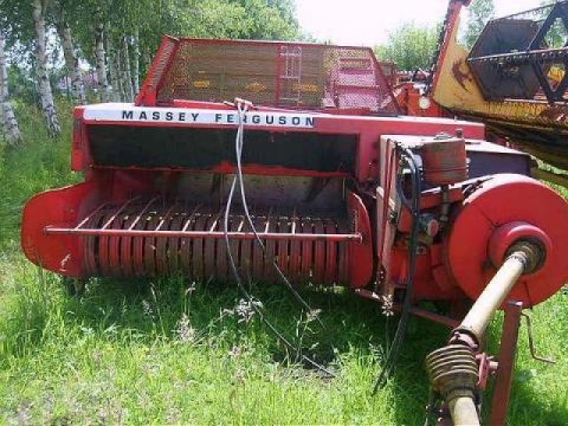 Massey Ferguson 128 High Pressure Baler