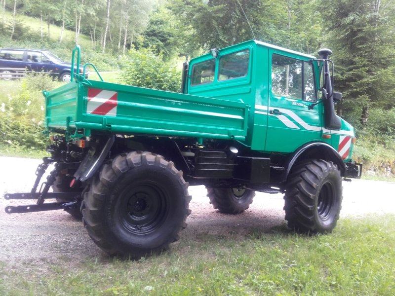 Mercedes Benz Unimog 1200 Winterdienstausrüstung Traktor