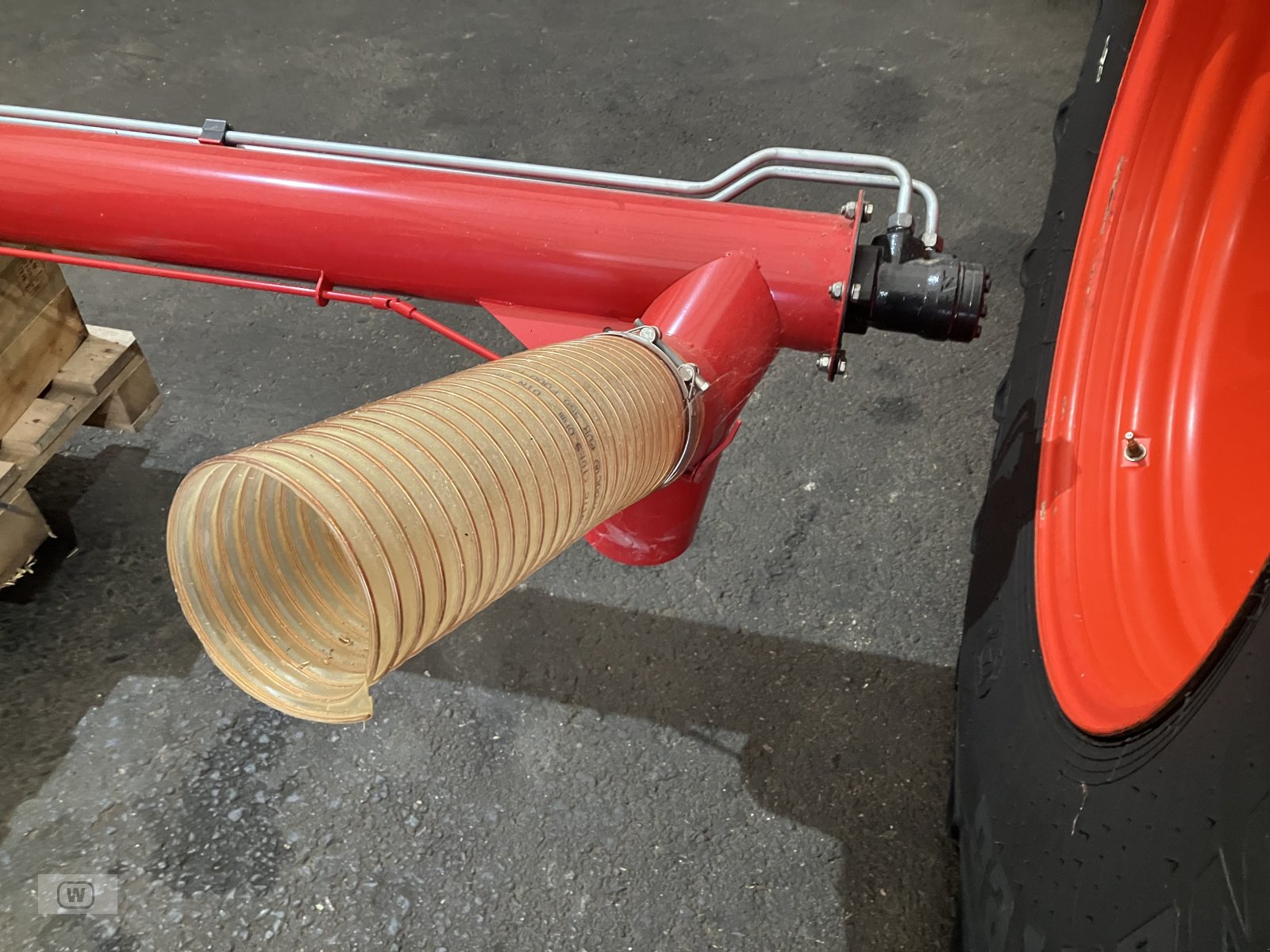 Überladeschnecke des Typs Horsch hydraulische Befüllschnecke Düngertank, Neumaschine in Zell an der Pram (Bild 7)