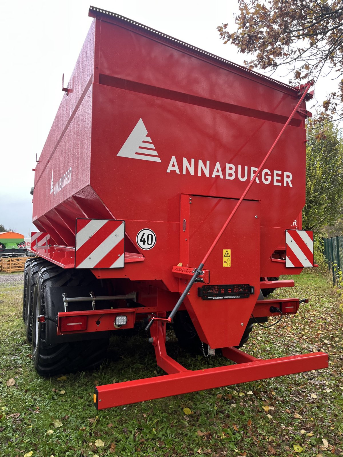 Überladewagen des Typs Annaburger Umladewagen HTS 29B.16 Class, Neumaschine in Tüttleben (Bild 2)