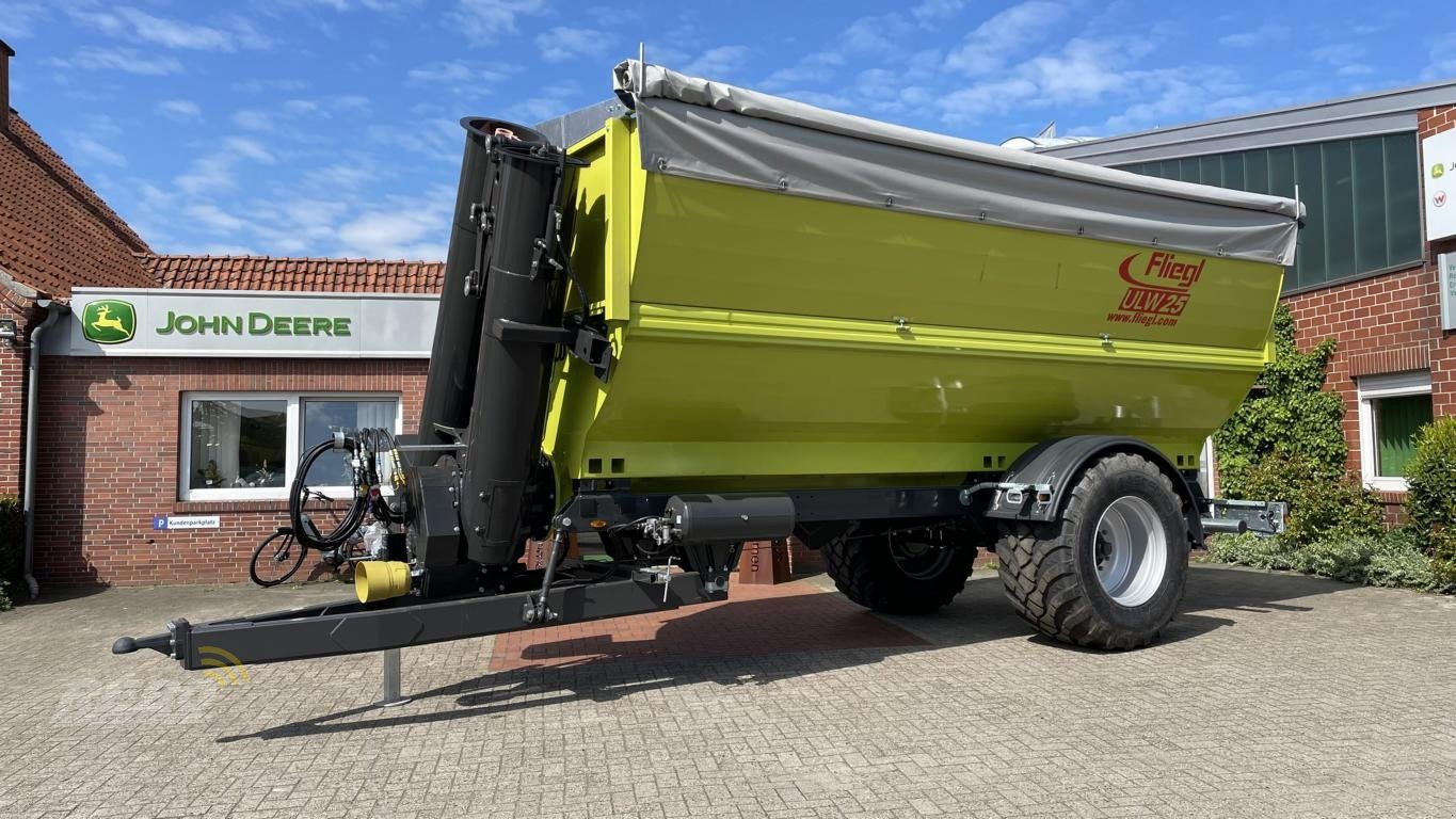 Überladewagen des Typs Fliegl VARIO ULW 25, Neumaschine in Dätgen (Bild 1)