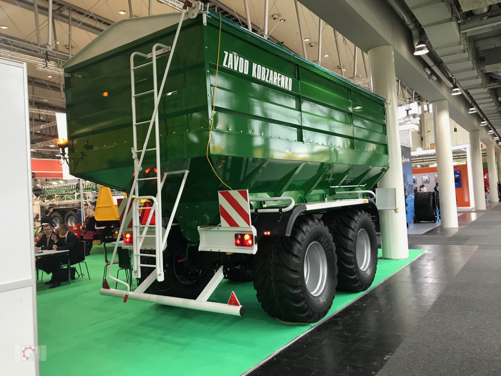 Überladewagen del tipo Kobzarenko PBN-30 30m³ Volumen Druckluft, Neumaschine en Tiefenbach (Imagen 1)