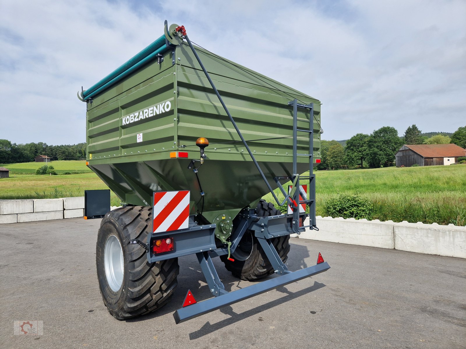 Überladewagen Türe ait Kobzarenko PBN-9 9m³ Volumen Druckluft, Neumaschine içinde Tiefenbach (resim 12)