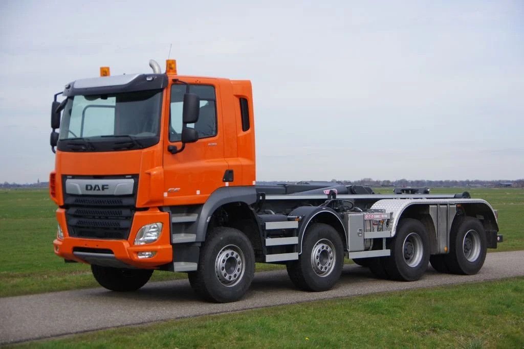 Abrollcontainer Türe ait DAF CF 530 8x4 43-tons Wide Spread (WSG) met VDL 30-tons haakarmsyst, Gebrauchtmaschine içinde Groenekan (resim 1)