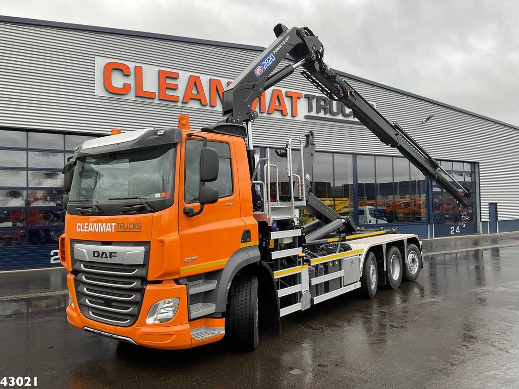 Abrollcontainer of the type DAF FAQ CF 430 HMF 28 Tonmeter laadkraan, Gebrauchtmaschine in ANDELST (Picture 1)