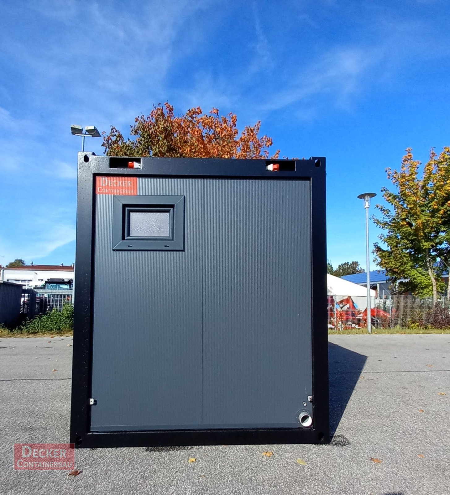 Abrollcontainer типа Decker Container Sanitärcontainer 10ft, Dusche und WC, 8950€ netto, sofort verfügbar, Neumaschine в Armstorf (Фотография 3)