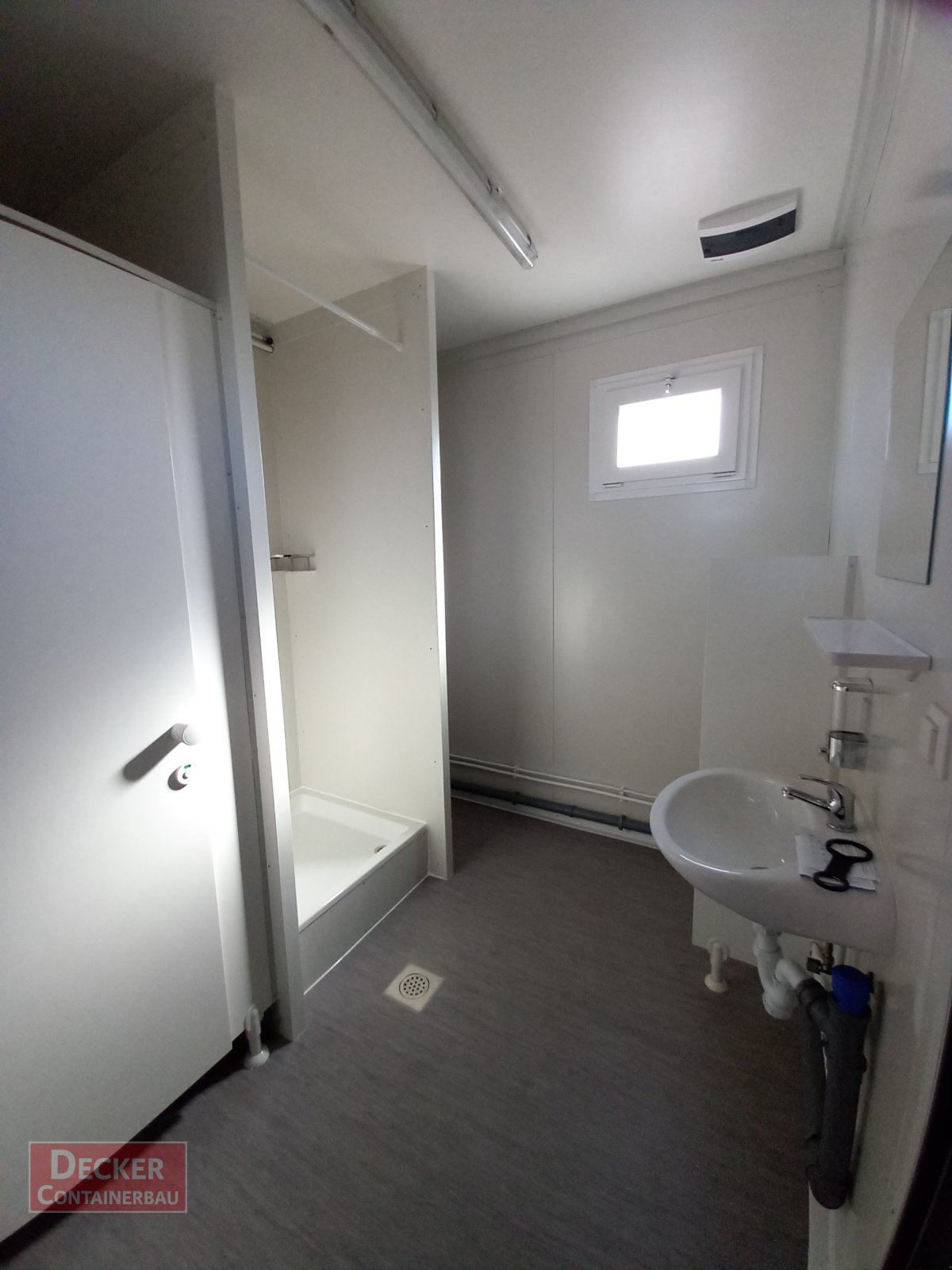 Abrollcontainer του τύπου Decker Container Sanitärcontainer 10ft, Dusche und WC, 8950€ netto, sofort verfügbar, Neumaschine σε Armstorf (Φωτογραφία 6)