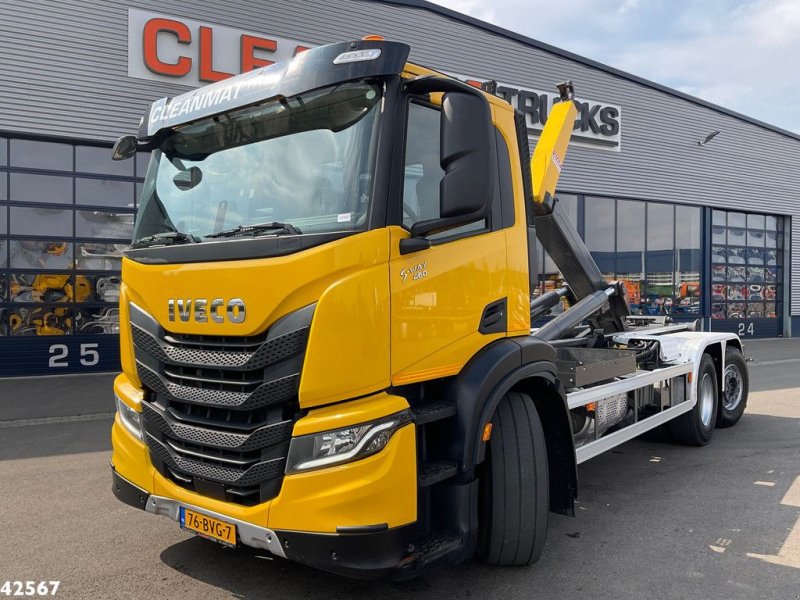 Abrollcontainer of the type Iveco AD260S46 VDL 20 Ton haakarmsysteem Just 58.476 km!, Gebrauchtmaschine in ANDELST (Picture 1)