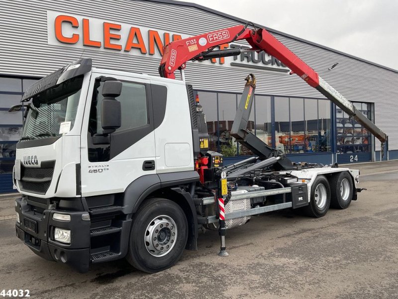 Abrollcontainer tip Iveco Stralis AT260S46Y Fassi 13 Tonmeter laadkraan, Gebrauchtmaschine in ANDELST