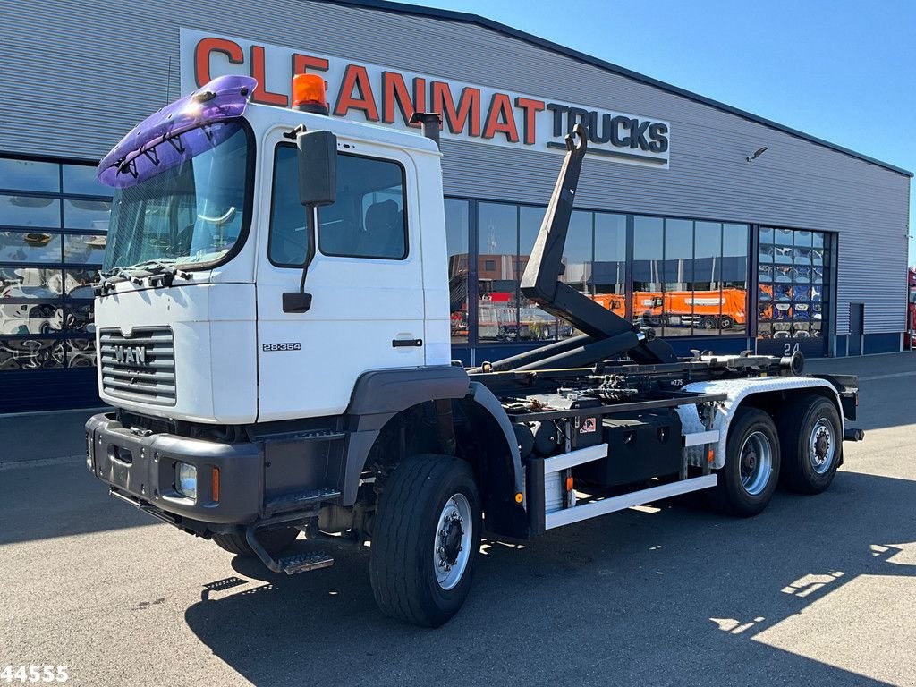 Abrollcontainer tip MAN 28.364 6x6 Manual AJK 20 Ton haakarmsysteem, Gebrauchtmaschine in ANDELST (Poză 1)