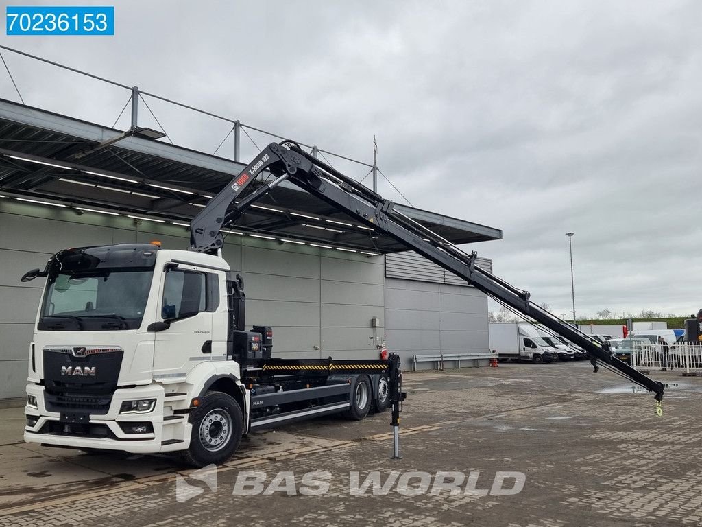 Abrollcontainer of the type MAN TGS 26.470 6X2 HIAB X HIDUO 228-6 Crane Kran + Hook 6x2*4 Euro 6, Neumaschine in Veghel (Picture 5)