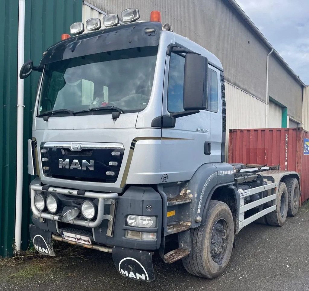 Abrollcontainer typu MAN TGS 33.400 TGS33.400, Gebrauchtmaschine v Wevelgem (Obrázek 1)