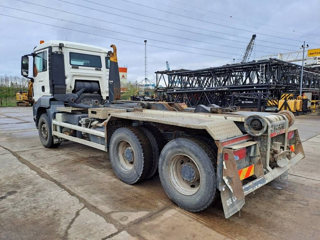 Abrollcontainer des Typs MAN TGS33.440 (with 25T Containerhook), Gebrauchtmaschine in Stabroek (Bild 3)