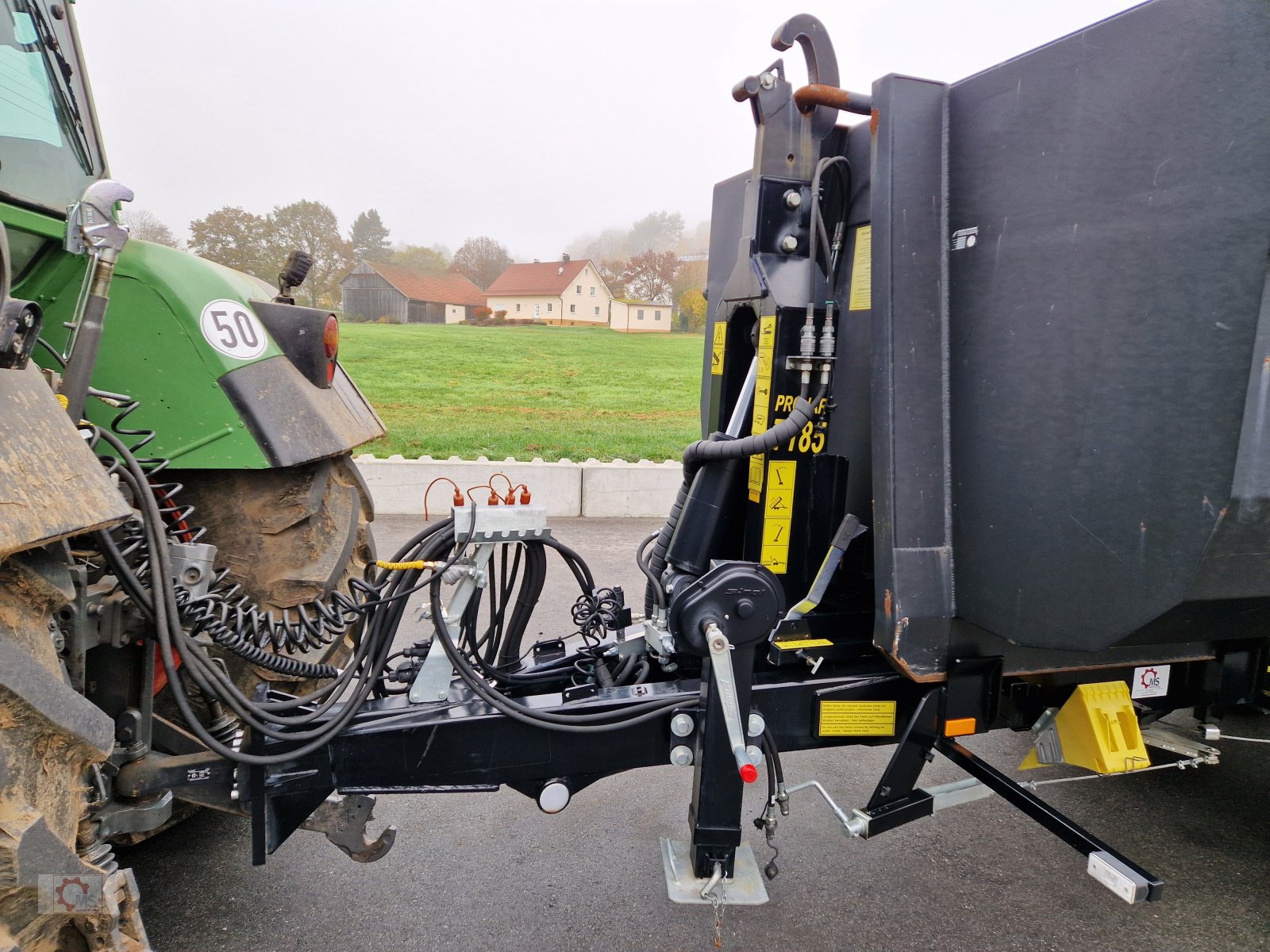 Abrollcontainer des Typs PRONAR T 185 Hakenliftanhänger Tandem Druckluft zusätzliche Hydraulikanschlüsse Hydraulische Verriegelung, Gebrauchtmaschine in Tiefenbach (Bild 7)