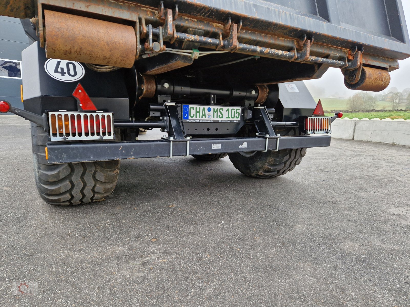 Abrollcontainer des Typs PRONAR T 185 Hakenliftanhänger Tandem Druckluft zusätzliche Hydraulikanschlüsse Hydraulische Verriegelung, Gebrauchtmaschine in Tiefenbach (Bild 10)