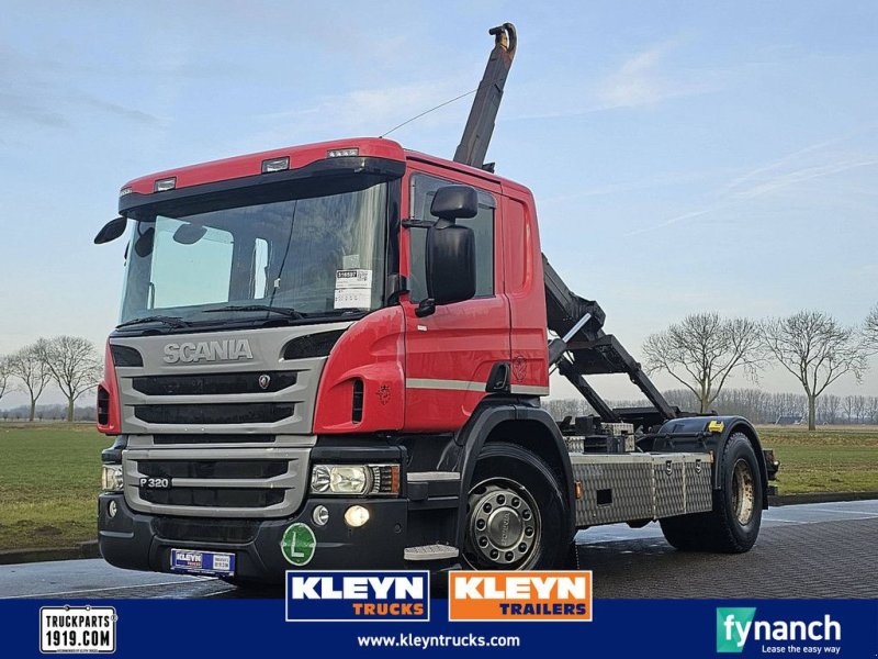 Abrollcontainer a típus Scania P320 4X2 14T HYVALIFT RET, Gebrauchtmaschine ekkor: Vuren (Kép 1)