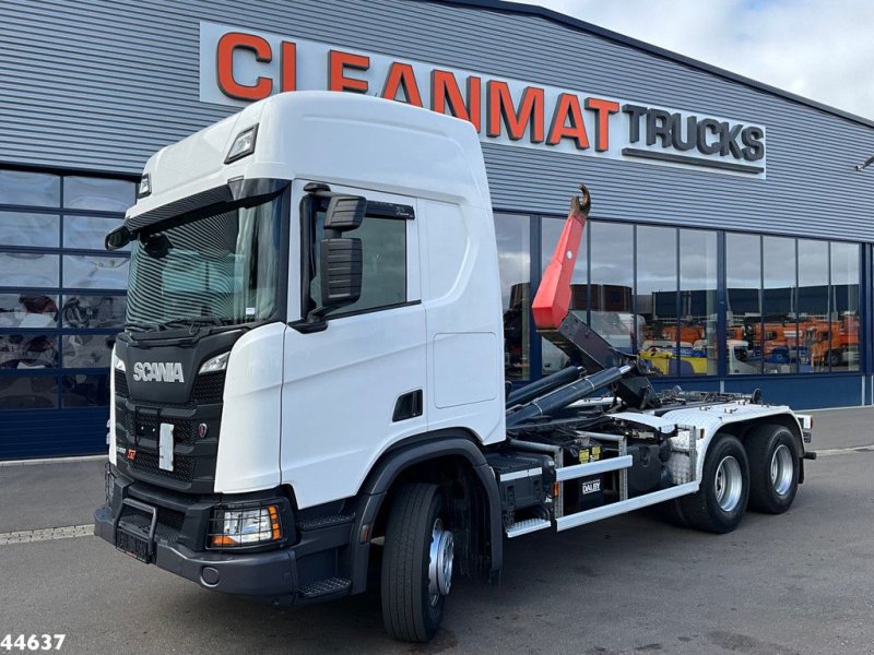 Abrollcontainer van het type Scania R 450 6x4 20 Ton haakarmsysteem, Gebrauchtmaschine in ANDELST