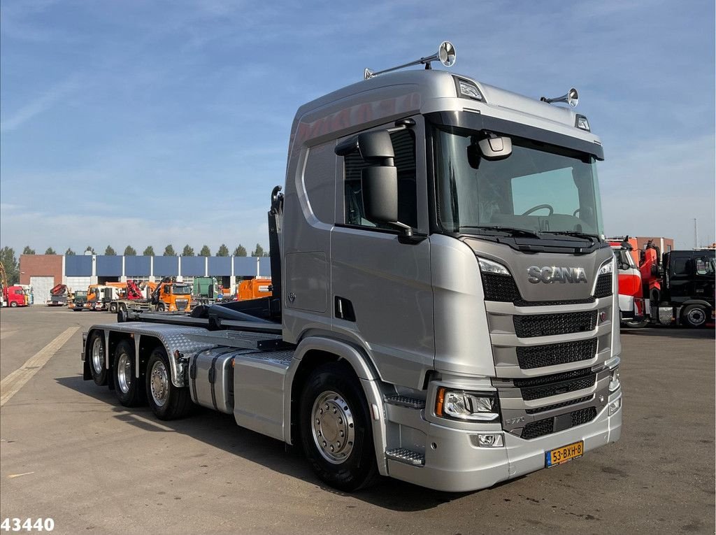 Abrollcontainer van het type Scania R 770 V8 Euro 6 Retarder VDL 30 Ton haakarmsysteem NEW AND UNUSE, Neumaschine in ANDELST (Foto 3)