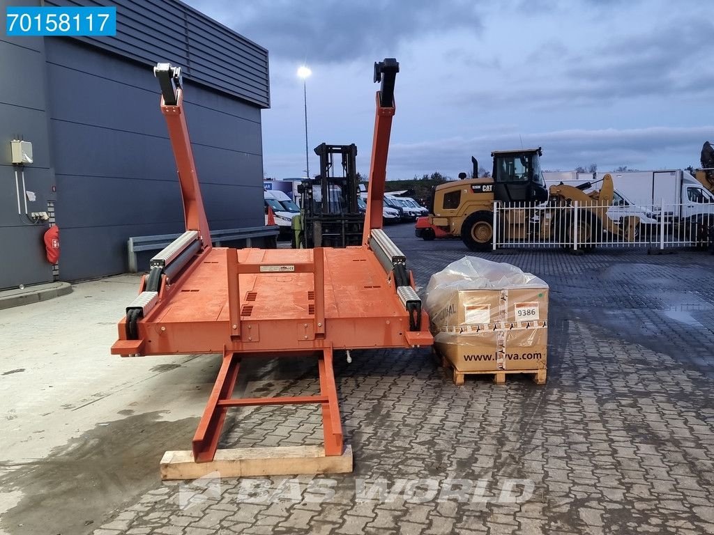 Abrollcontainer of the type Sonstige HYVA 18t 6X2 18 tons HYVA NG2018TAXL with mounting kit, Neumaschine in Veghel (Picture 3)