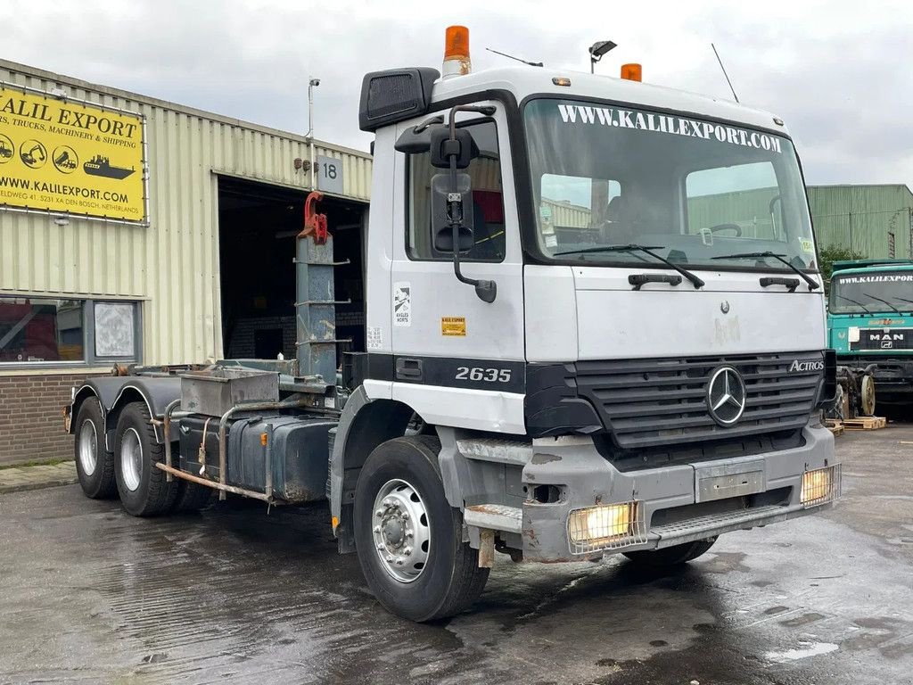 Abrollcontainer del tipo Sonstige Mercedes Benz Actros 2635 Hook 6x4 V6 Manual Gearbox Full Steel Big Axle's Goo, Gebrauchtmaschine In 'S-Hertogenbosch (Immagine 2)