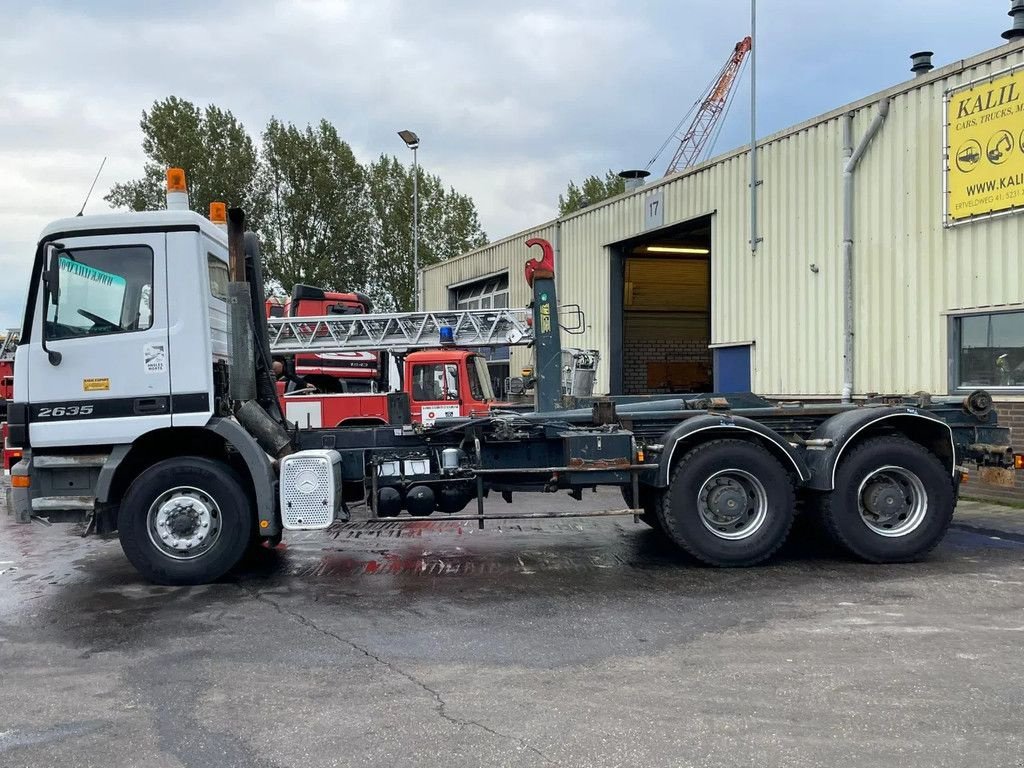 Abrollcontainer van het type Sonstige Mercedes Benz Actros 2635 Hook 6x4 V6 Manual Gearbox Full Steel Big Axle's Goo, Gebrauchtmaschine in 'S-Hertogenbosch (Foto 3)