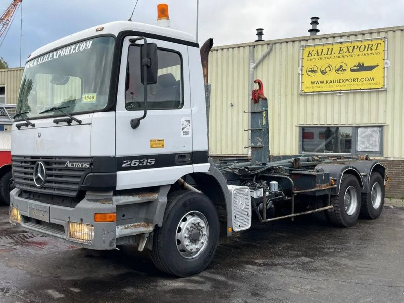 Abrollcontainer van het type Sonstige Mercedes Benz Actros 2635 Hook 6x4 V6 Manual Gearbox Full Steel Big Axle's Goo, Gebrauchtmaschine in 'S-Hertogenbosch