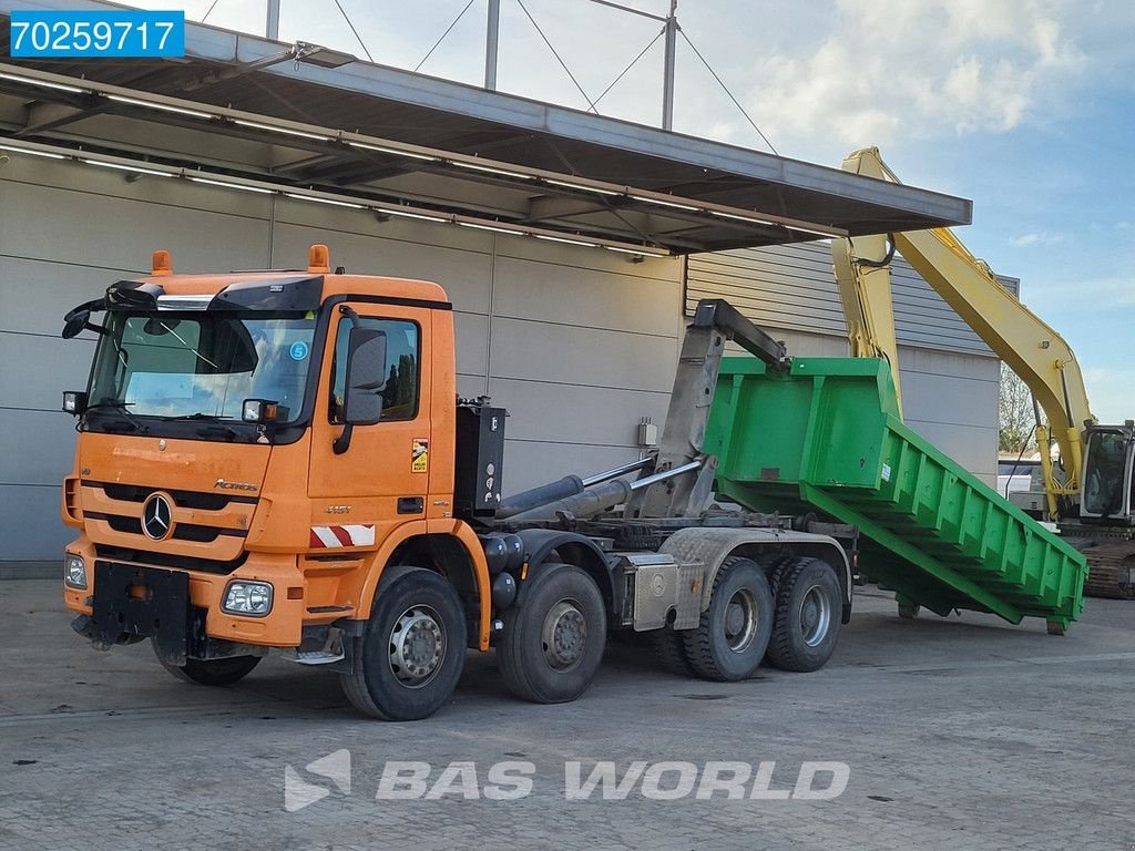 Abrollcontainer типа Sonstige Mercedes Benz Actros 4151 8X4 V8 Retarder Big-Axle 3-Pedals 26T Hook Euro 5, Gebrauchtmaschine в Veghel (Фотография 3)