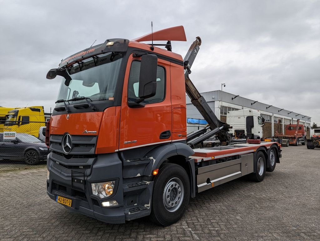 Abrollcontainer du type Sonstige Mercedes Benz Antos 2845 6x2 Daycab Euro6 - Haakarm 21T - Lift-As - Vangmuil (, Gebrauchtmaschine en Oud Gastel (Photo 1)