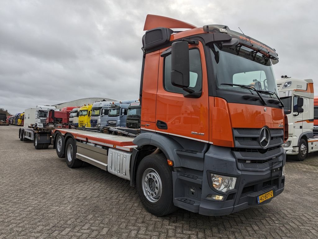 Abrollcontainer Türe ait Sonstige Mercedes Benz Antos 2845 6x2 Daycab Euro6 - Haakarm 21T - Lift-As - Vangmuil (, Gebrauchtmaschine içinde Oud Gastel (resim 2)