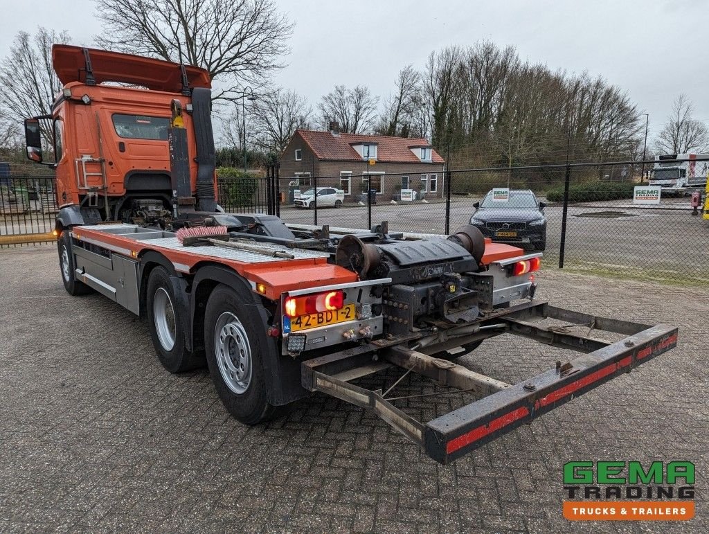 Abrollcontainer van het type Sonstige Mercedes Benz Antos 2845 6x2 Daycab Euro6 Haakarm 21T - Lift-As - Vangmuil (V6, Gebrauchtmaschine in Oud Gastel (Foto 4)