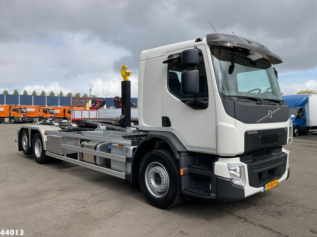 Abrollcontainer van het type Volvo FE 350 6x2 Hyvalift 26 Ton haakarmsysteem NEW AND UNUSED!, Gebrauchtmaschine in ANDELST (Foto 3)