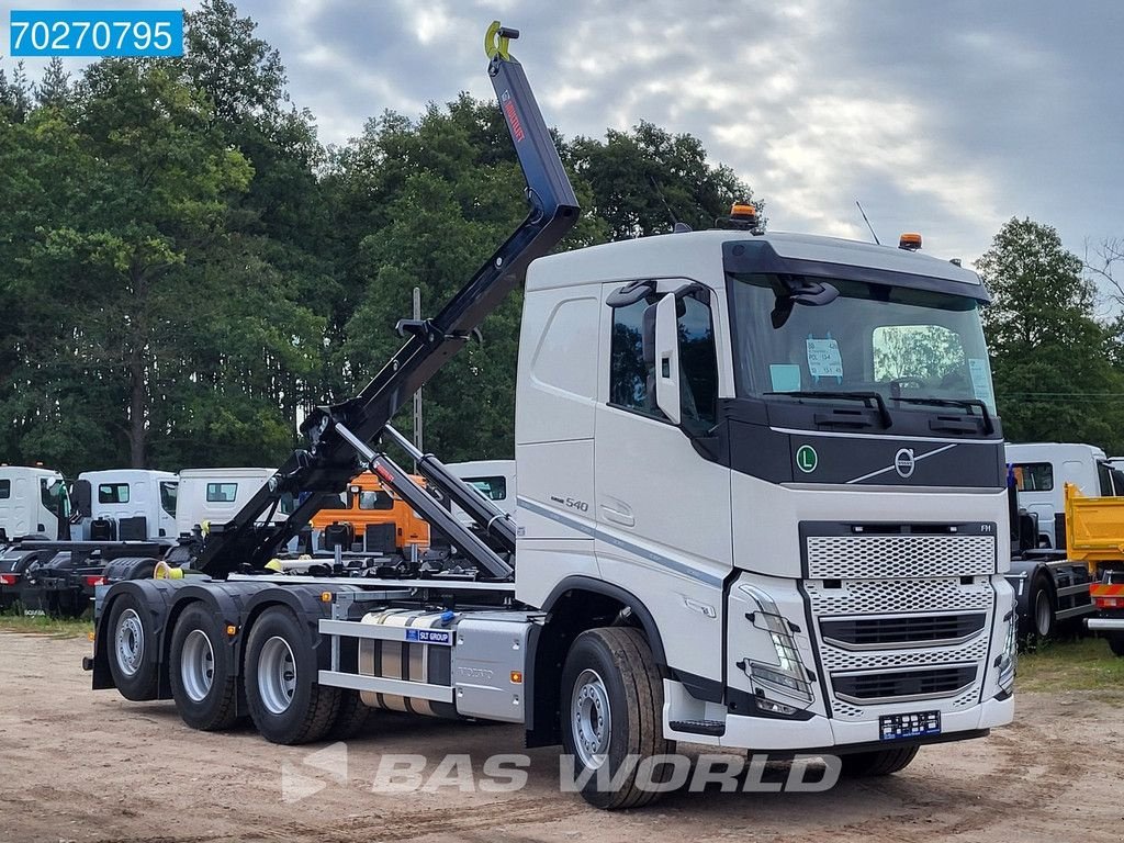 Abrollcontainer des Typs Volvo FH 540 8X4 24 tons Hiab Multilift Lift-Lenkasche Retarder Euro 6, Neumaschine in Veghel (Bild 3)