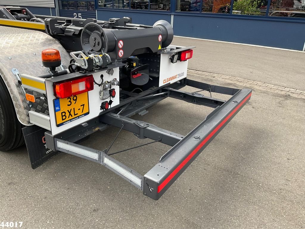 Abrollcontainer van het type Volvo FM 420 8x2 Hiab 25 Tonmeter laadkraan, Gebrauchtmaschine in ANDELST (Foto 8)