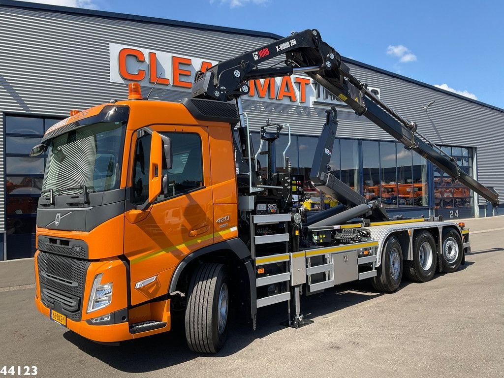 Abrollcontainer typu Volvo FM 420 8x2 Hiab 25 Tonmeter laadkraan, Gebrauchtmaschine v ANDELST (Obrázok 1)