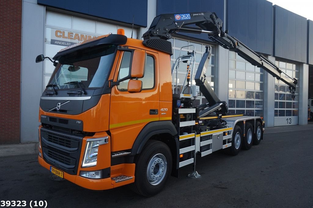 Abrollcontainer typu Volvo FM 420 8x2 HMF 26 Tonmeter laadkraan, Gebrauchtmaschine v ANDELST (Obrázek 1)