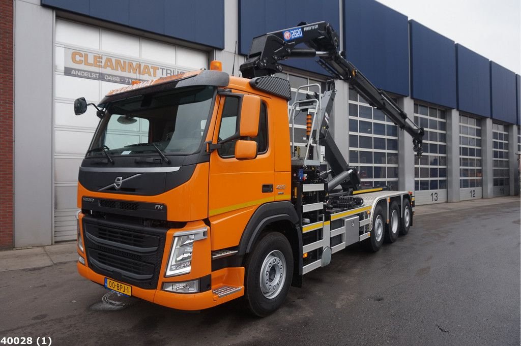 Abrollcontainer tipa Volvo FM 420 8x2 HMF 28 ton/meter laadkraan, Gebrauchtmaschine u ANDELST (Slika 1)