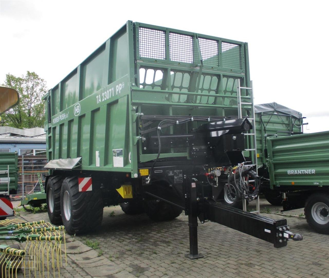 Abschiebewagen of the type Brantner TA 23071 PP+, Neumaschine in Cham (Picture 1)