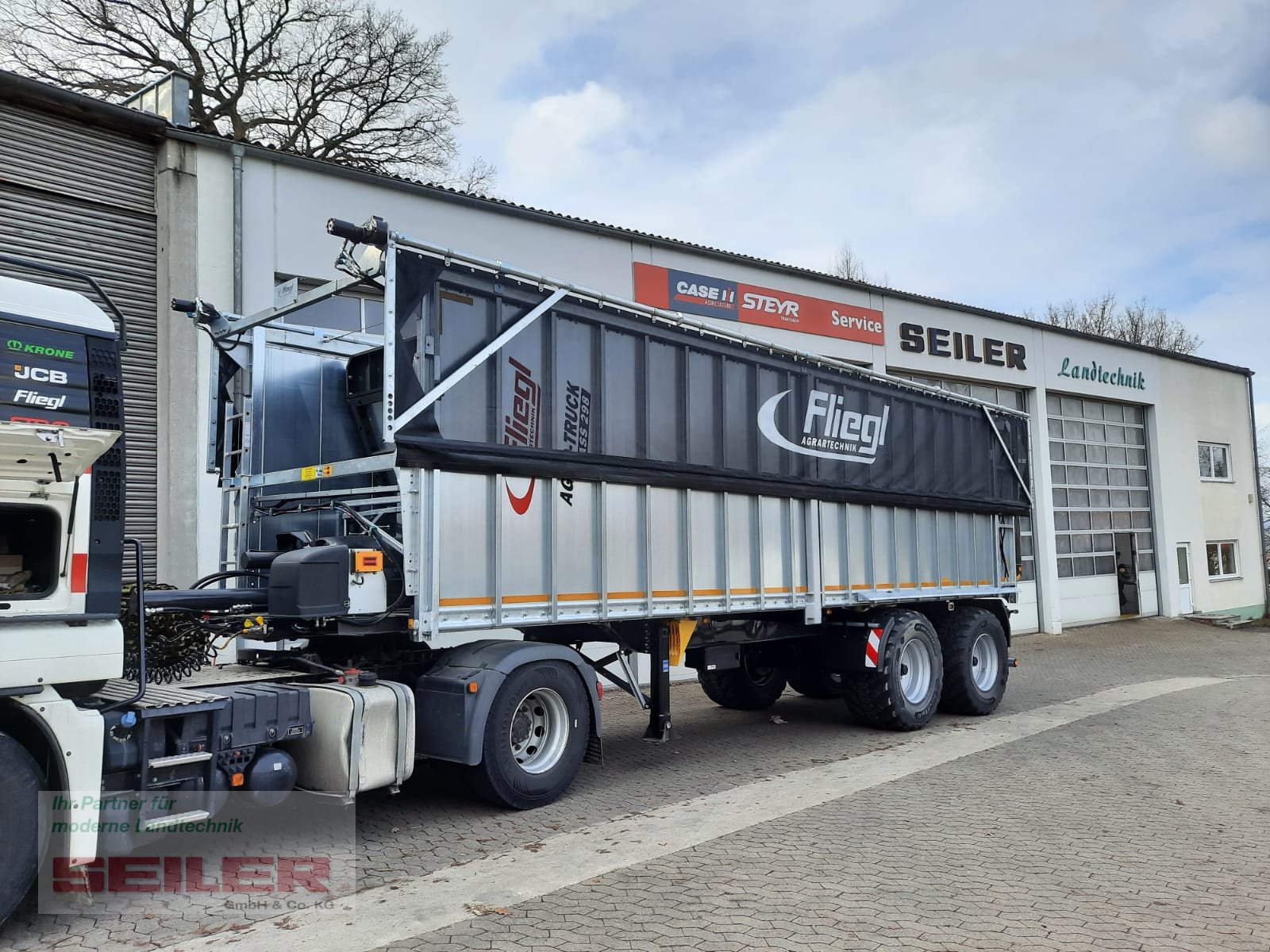 Abschiebewagen of the type Fliegl ASS 298 Agro-Truck 55m³ + Top Lift Light, Neumaschine in Ansbach (Picture 9)