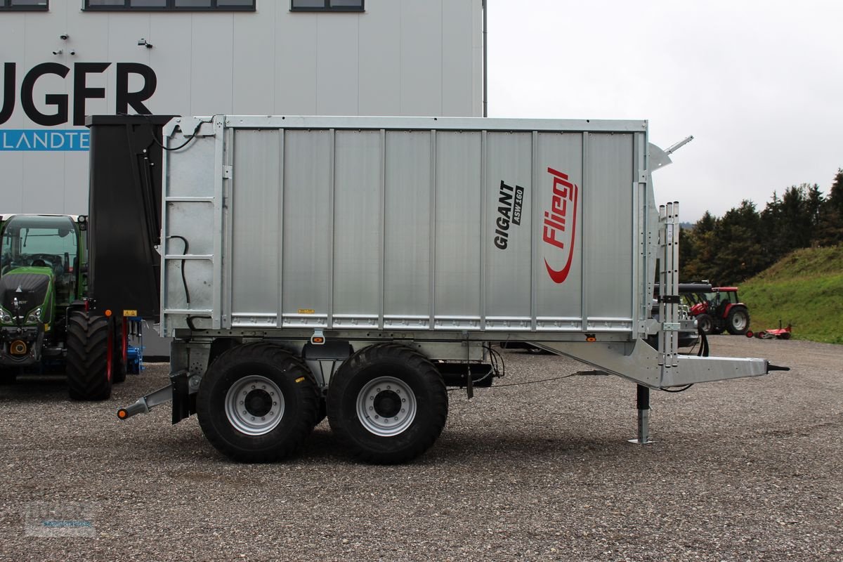 Abschiebewagen van het type Fliegl ASW 160 FOX, Neumaschine in Niederkappel (Foto 2)